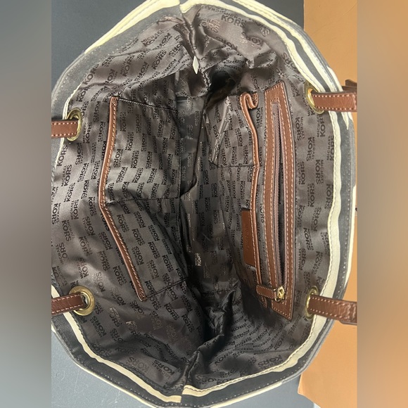 MICHAEL KORS black ivory, zebra stripes shoulder bag - Picture 13 of 13